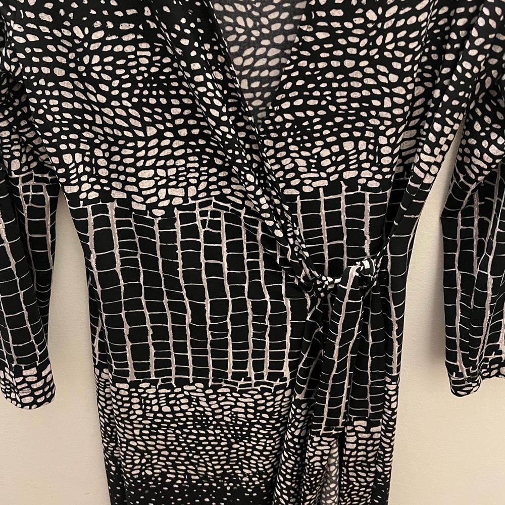Bcbgmaxazria Adele Printed Wrap Dress Euc - image 5